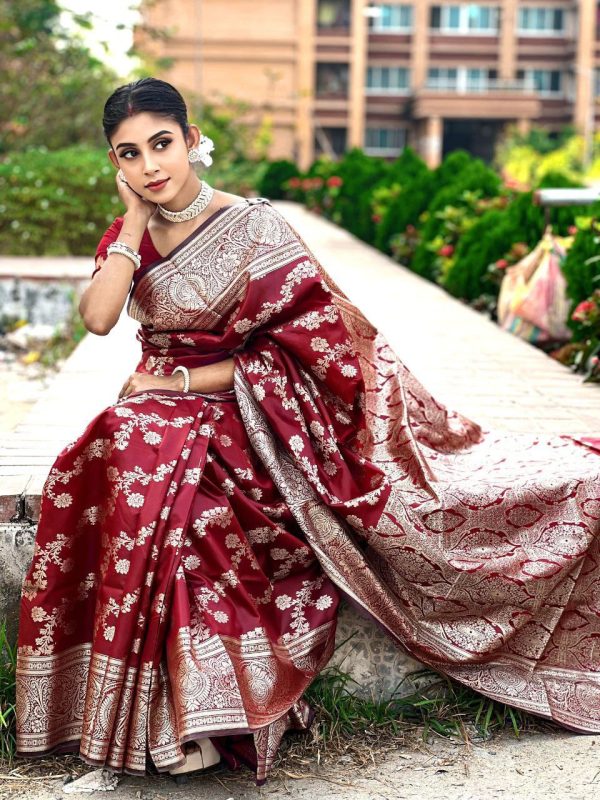 প্রিমিয়াম বেনারসি কাতান শাড়ি